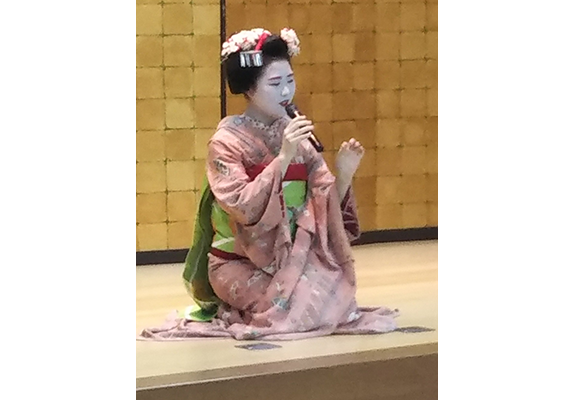 京都の伝統芸能　観光アクティビティ　舞妓・芸妓鑑賞