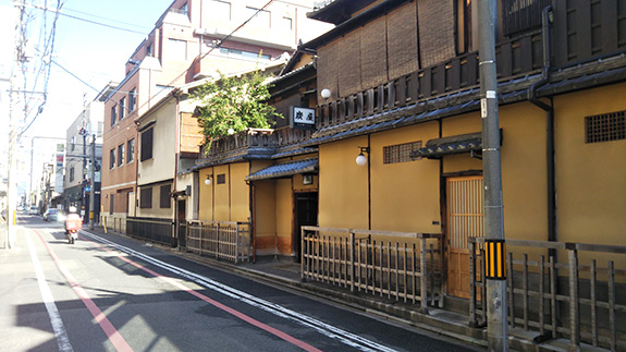 老舗旅館　炭屋旅館　茶道体験